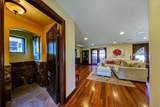 2540 Chatsworth - Photo 25
