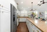 205 Mantle - Photo 15