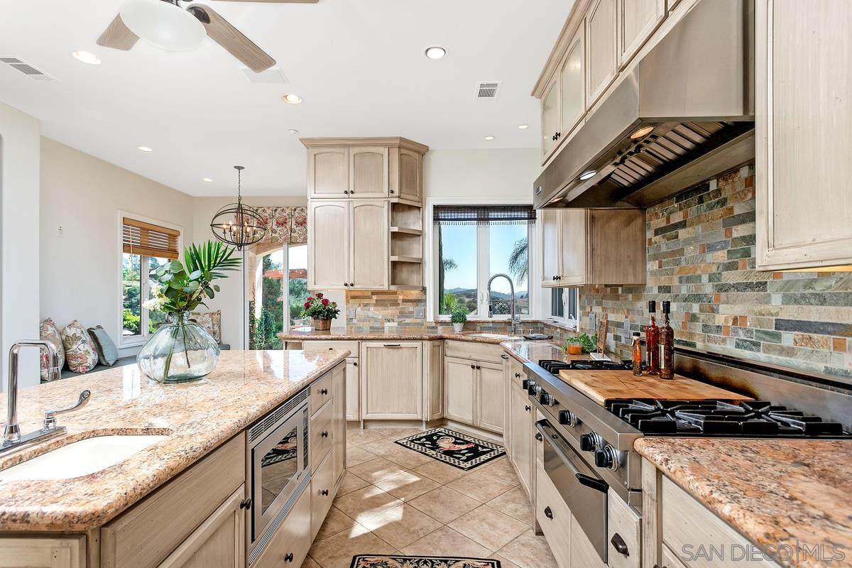 9926 Lilac Road - Photo 1