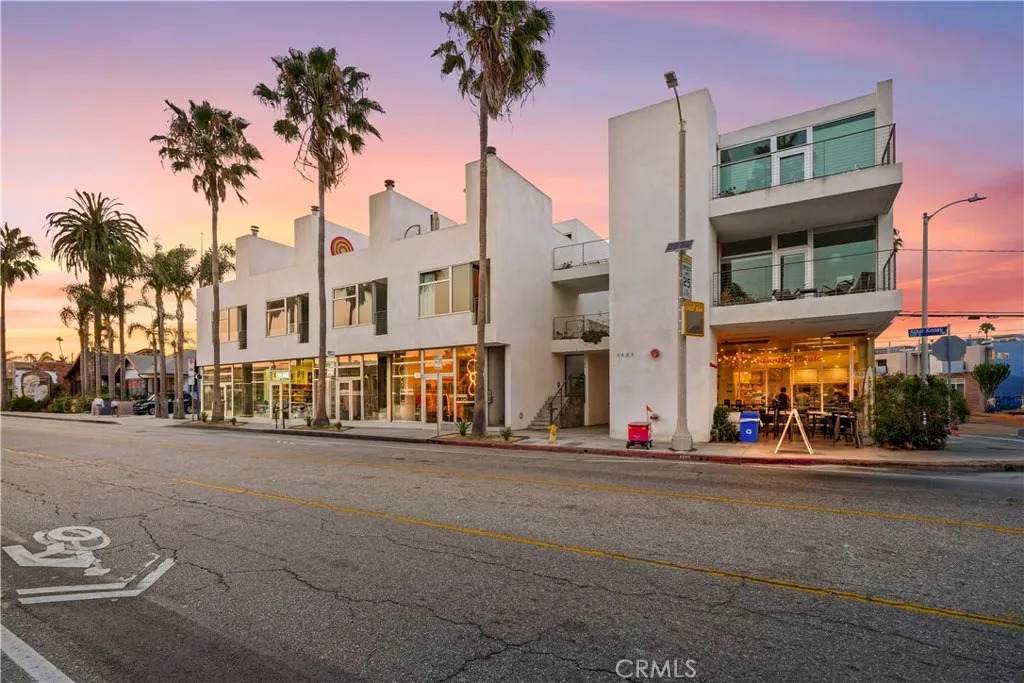 1121 Abbot Kinney Boulevard - Photo 1