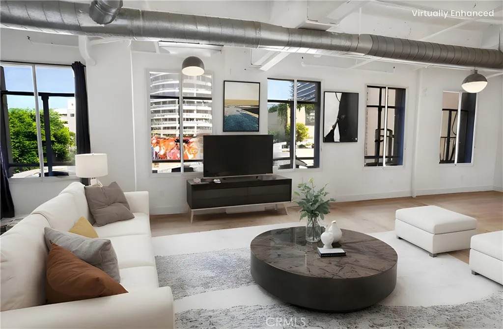 6253 Hollywood Boulevard - Photo 1