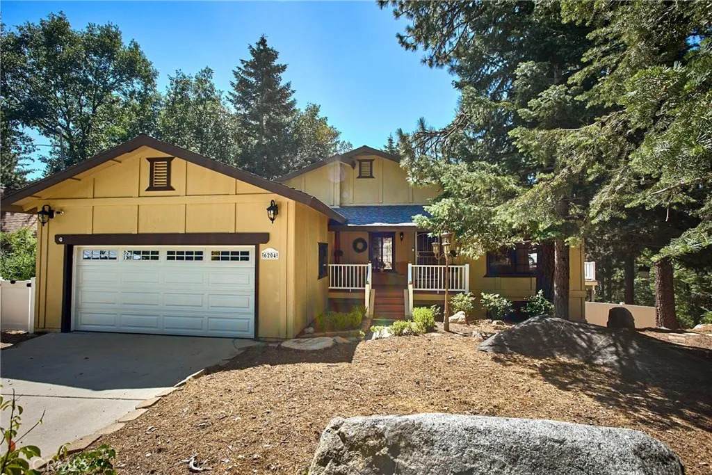 6204 Spruce Avenue - Photo 1