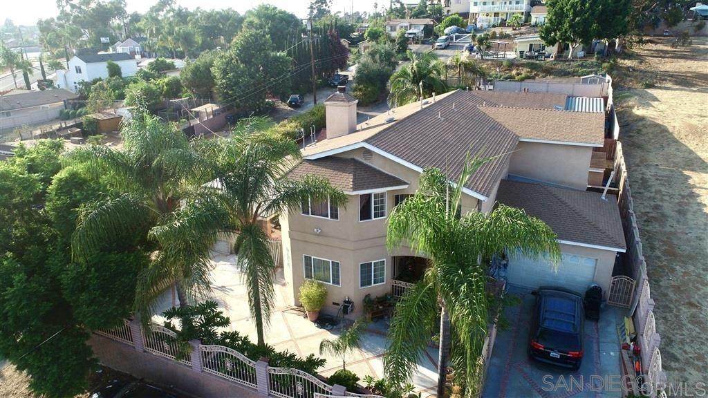 2305 32nd - Photo 1