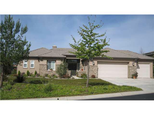 1569 Loch Ness Drive, Fallbrook, CA 92028 (#120020814) :: The Marelly Group | Realty One Group