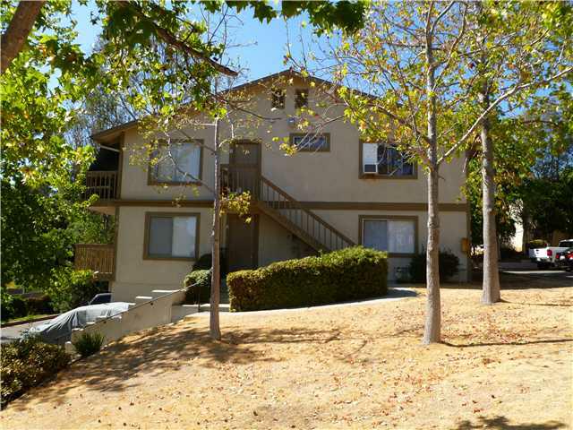 193 Stonyhurst Court, Vista, CA 92084 (#120037371) :: The Marelly Group | Realty One Group