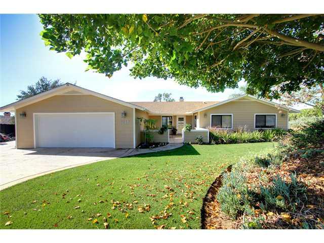 1691 Peppertree Place, Fallbrook, CA 92028 (#120055374) :: The Marelly Group | Realty One Group