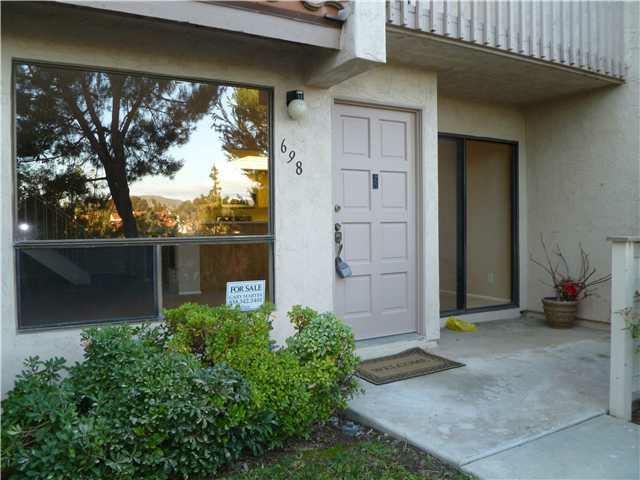 698 Ascot Drive, Vista, CA 92083 (#120056362) :: The Marelly Group | Realty One Group
