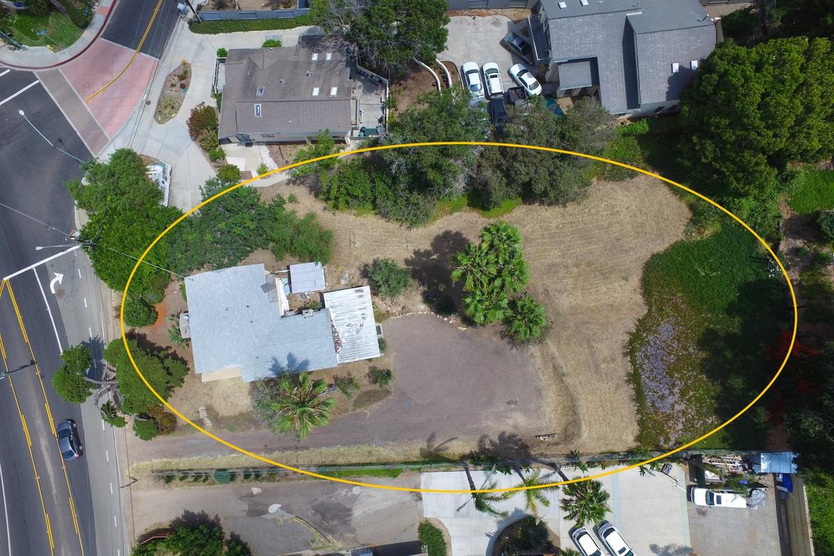 880 Stevens Ave - Photo 1