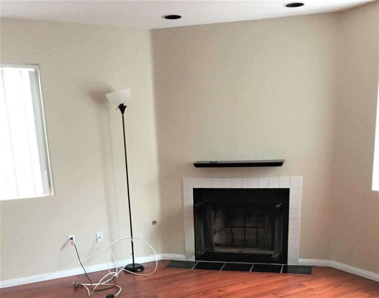 566 9th St - Photo 1
