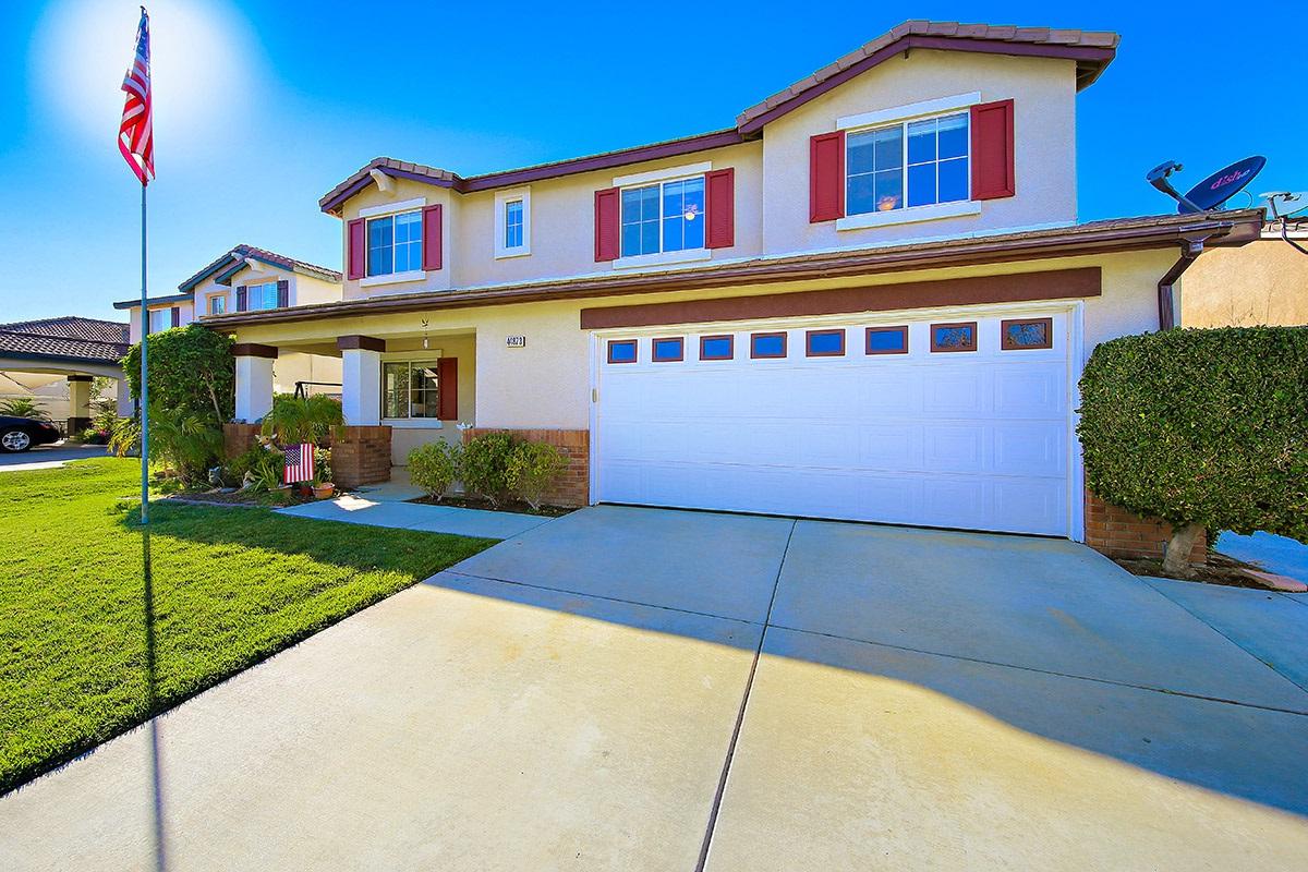 44873 Longfellow Avenue - Photo 1