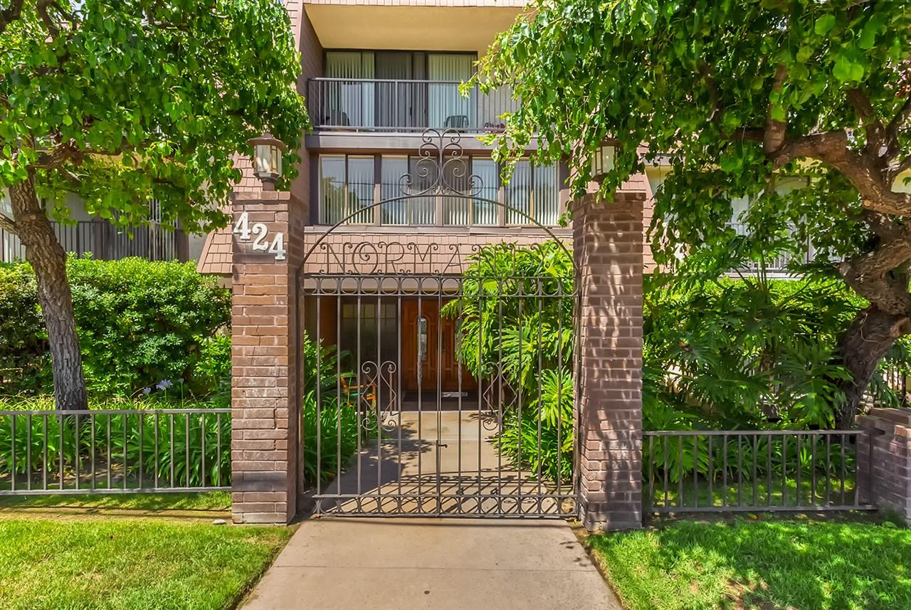 424 Stratford Ct. - Photo 1