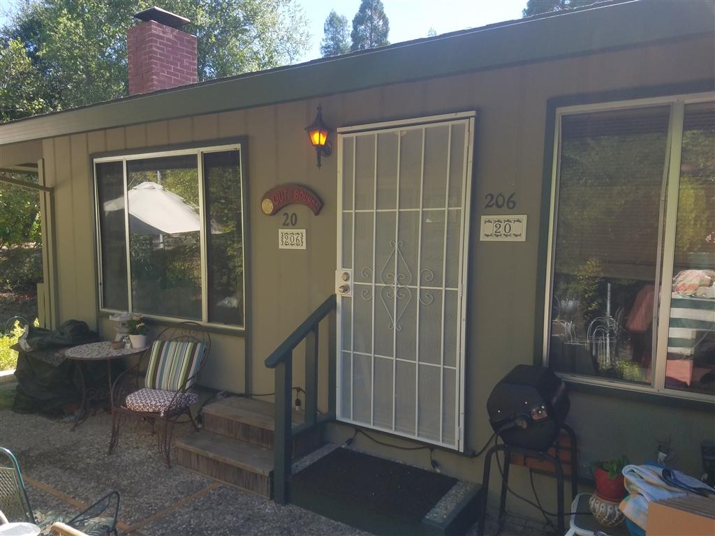 206 Hilton Dr. - Photo 1