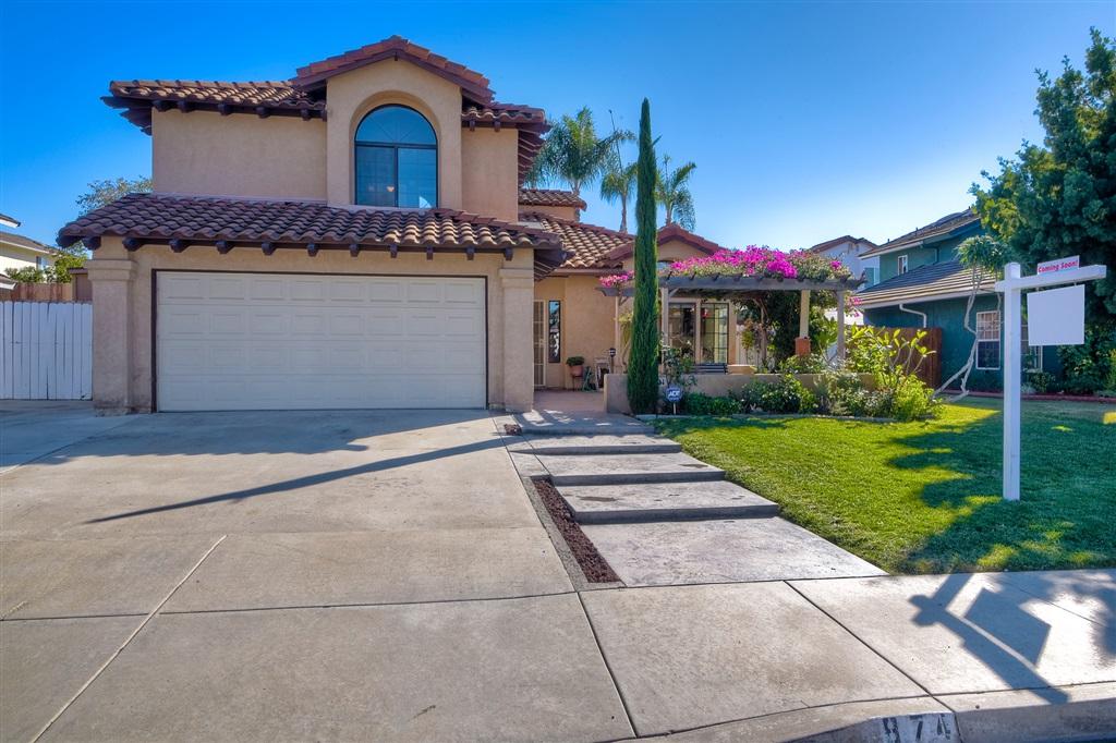 874 Pinewood Dr - Photo 1