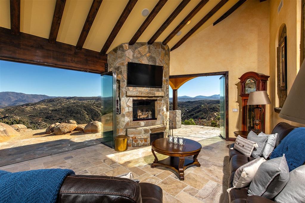 19254 Horizon View Drive - Photo 1