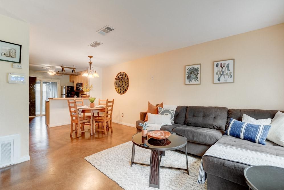 10102 Peaceful Ct - Photo 1