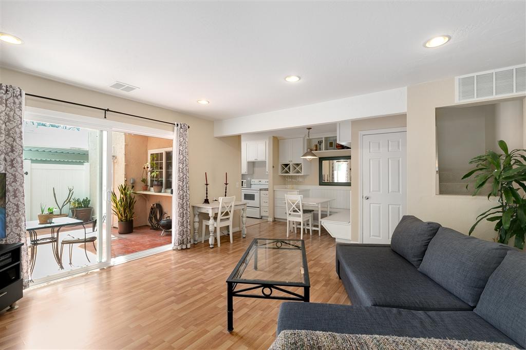 1320 Evergreen Dr - Photo 1