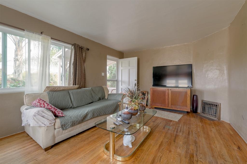 2614 Grange St - Photo 1