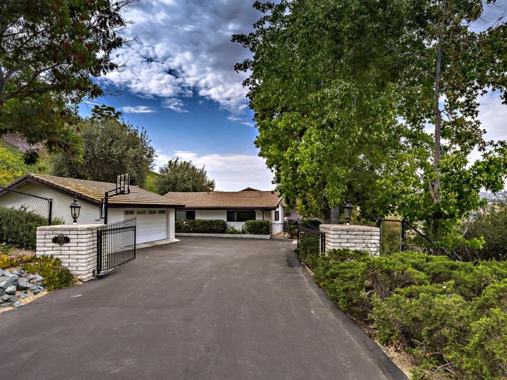 3006 Skycrest Dr - Photo 1