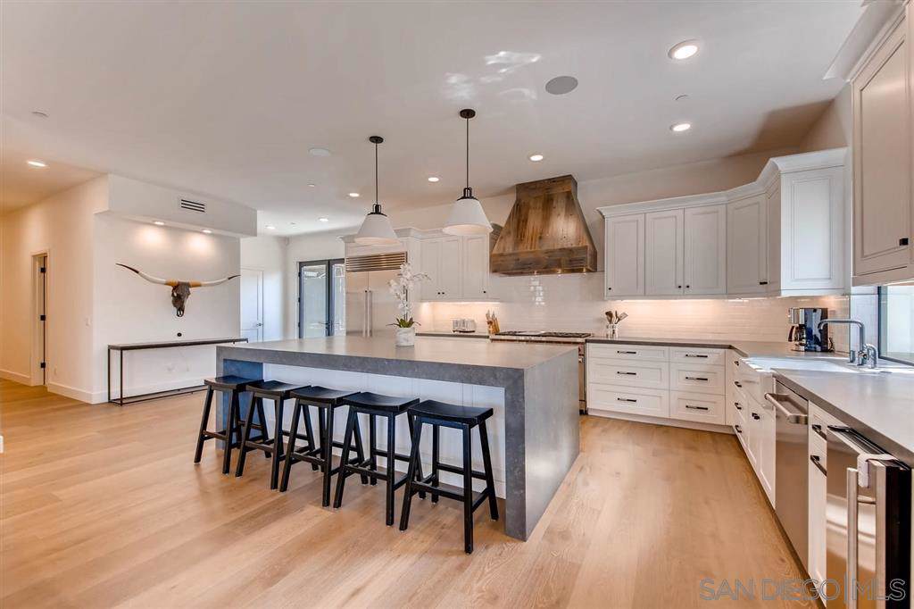 163 Cherry Ave - Photo 1