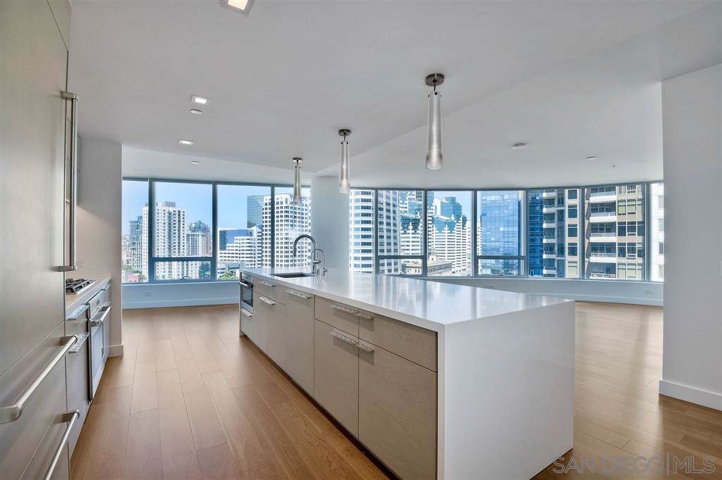 888 E Street - Photo 1