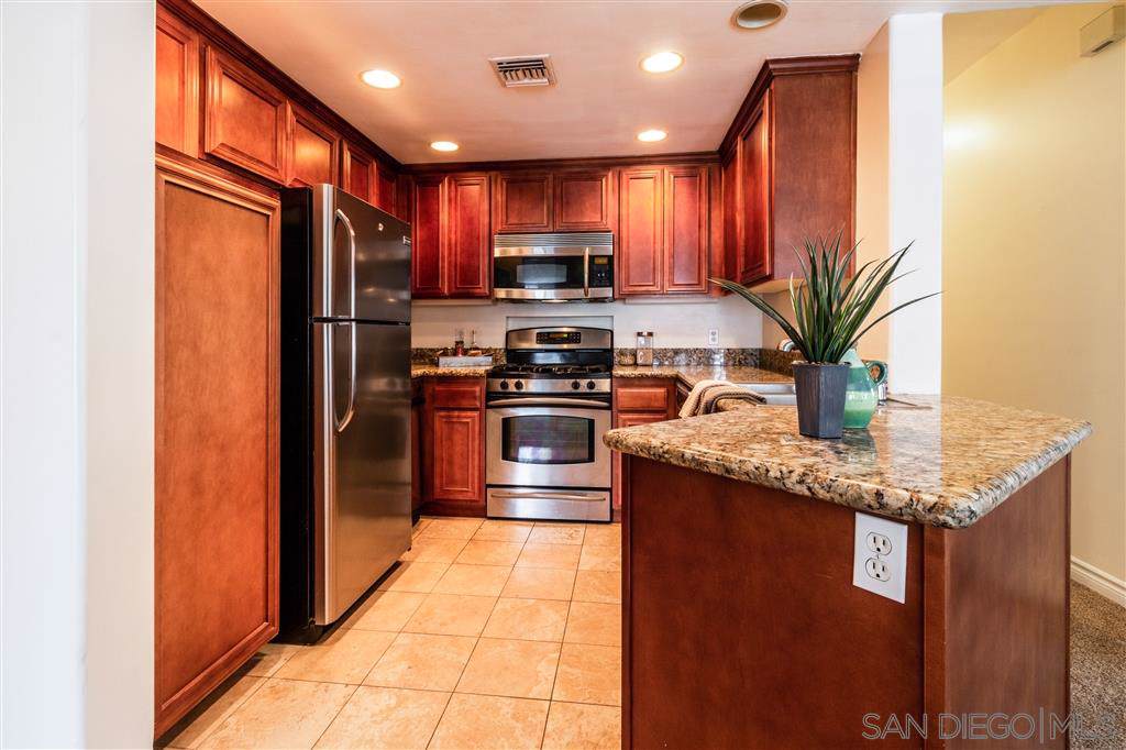 3990 Centre St - Photo 1