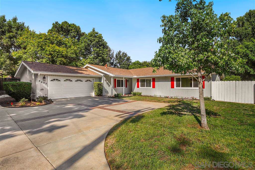 8692 Echo Dr - Photo 1