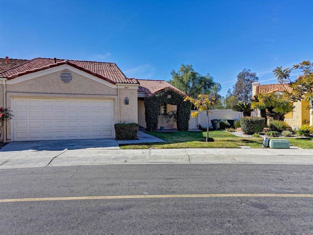 1847 Carolyn Dr - Photo 1