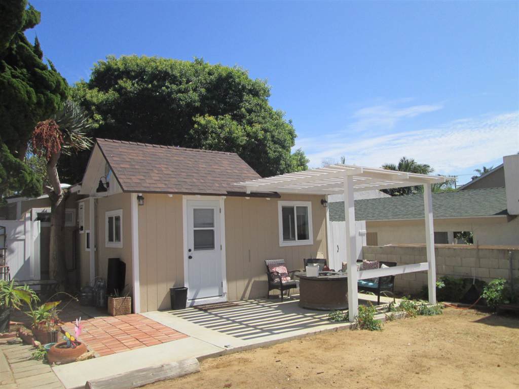 295 C Juniper Ave - Photo 1