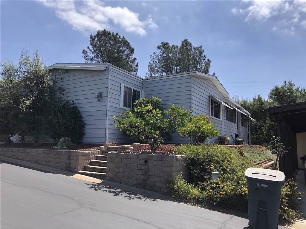 1195 La Moree - Photo 1