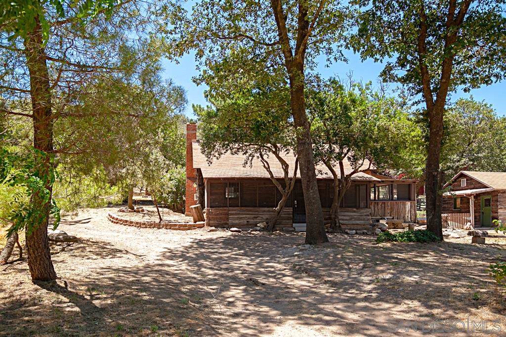 735 Kentwood Rd - Photo 1