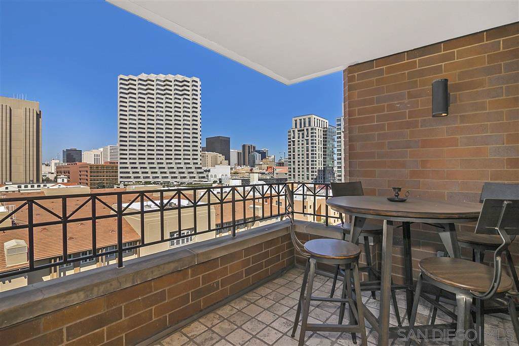 500 Harbor Dr - Photo 1