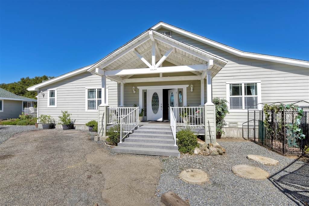 3535 Highway 79 - Photo 1