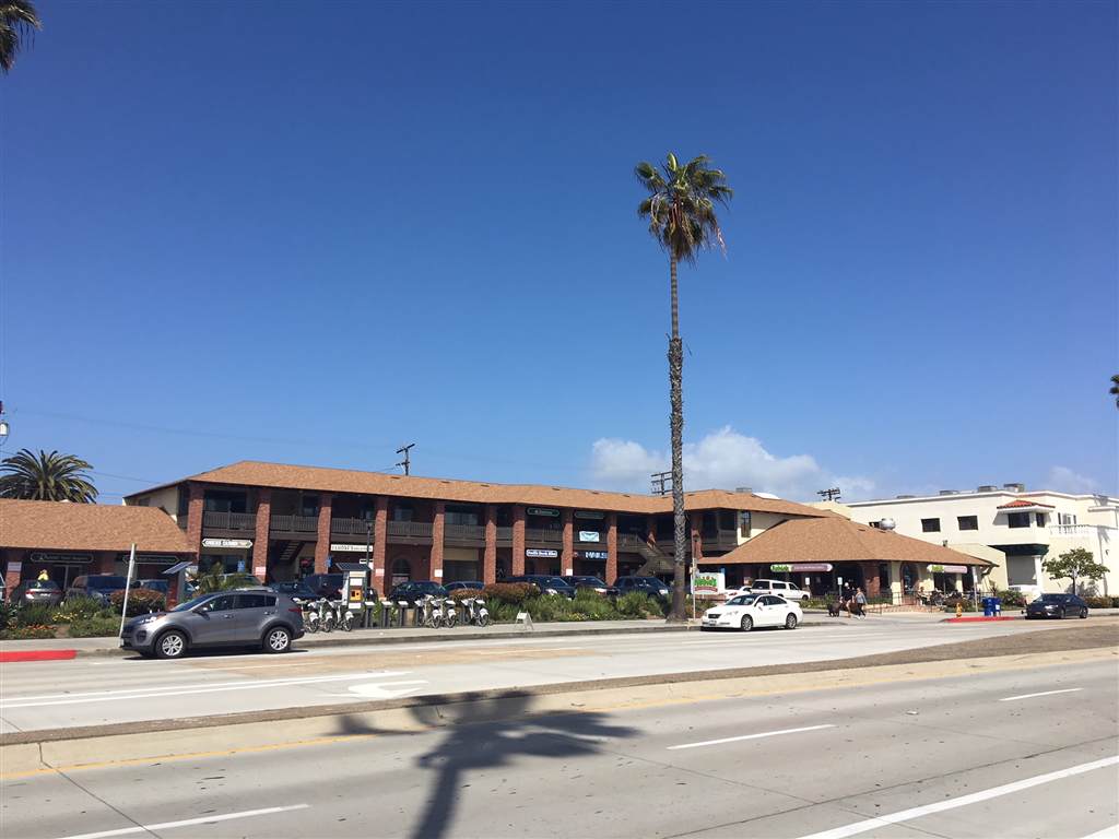 910 Grand Ave - Photo 1