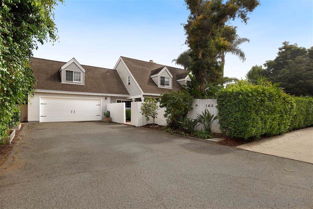 165 Hillcrest Dr - Photo 1