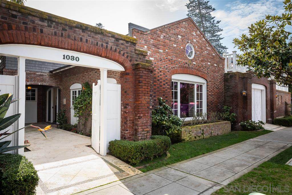 1030 Loma Ave - Photo 1