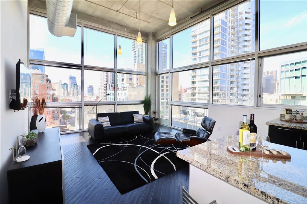 1025 Island Ave - Photo 1