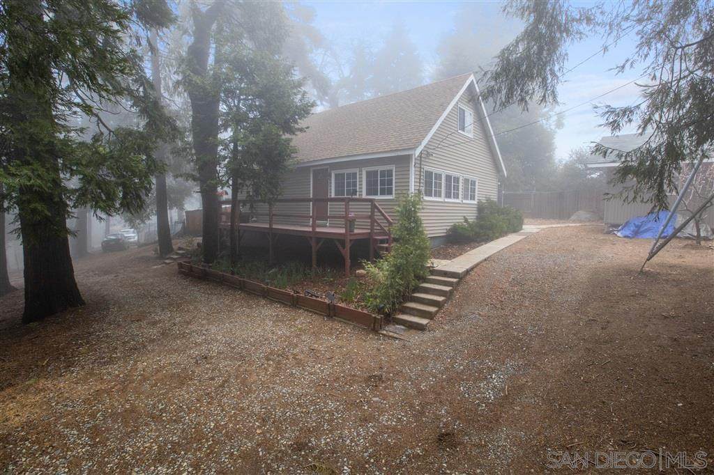 22250 Crestline Rd - Photo 1