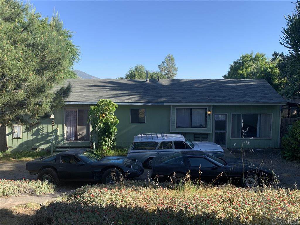 10705 Anaheim Dr - Photo 1