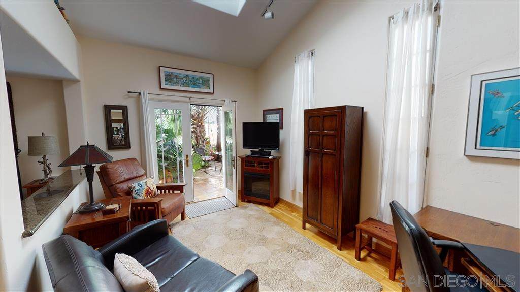915 Alameda - Photo 1