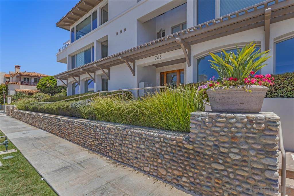 745 Coast Blvd South - Photo 1