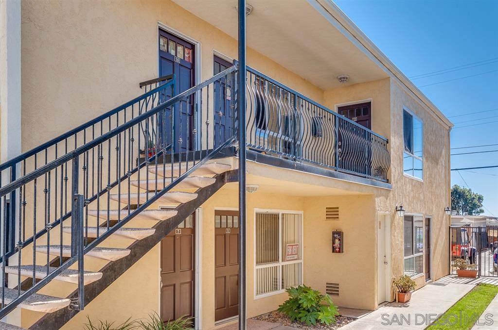 243 Ebony Ave - Photo 1