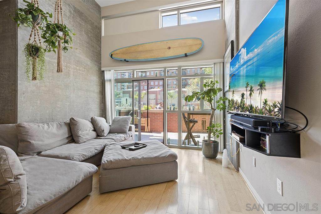 800 The Mark Ln - Photo 1