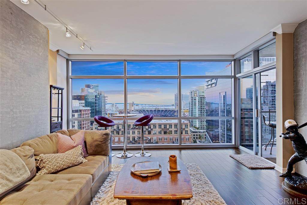 800 The Mark Ln - Photo 1