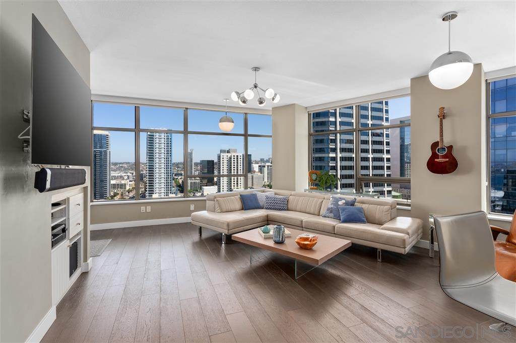 700 E Street - Photo 1