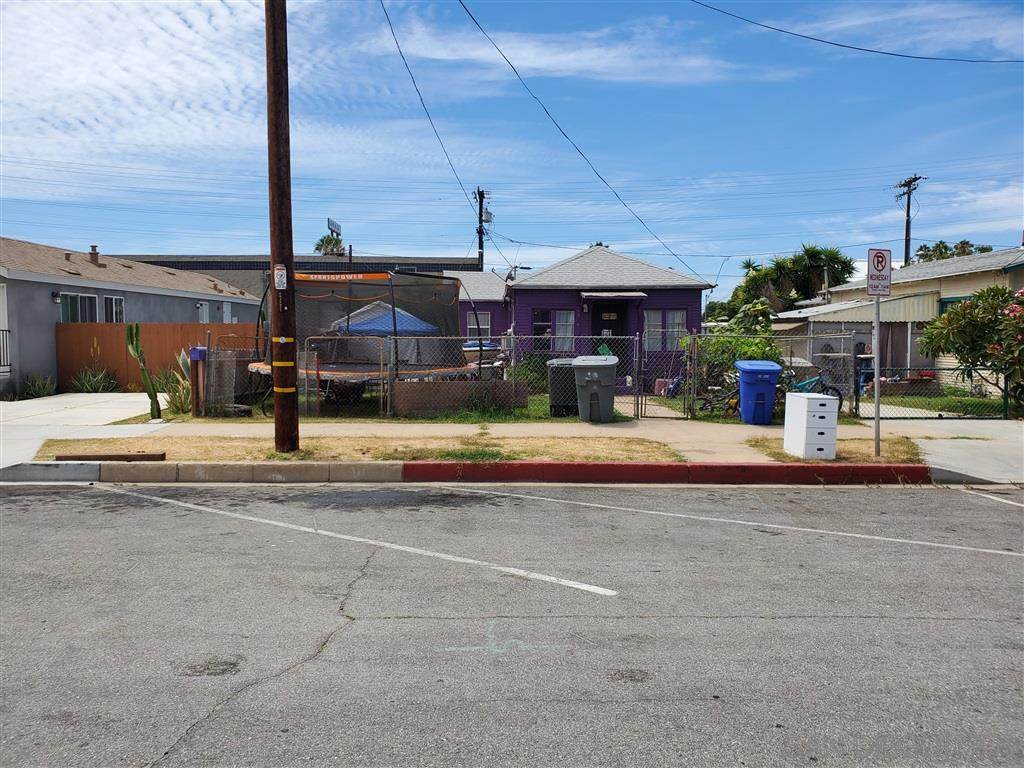 1524 Harding Ave - Photo 1