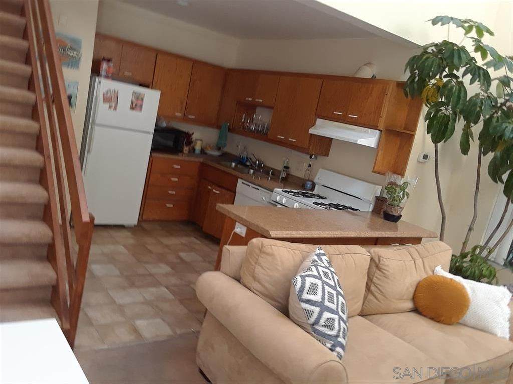 245-247 Glaucus Street - Photo 1