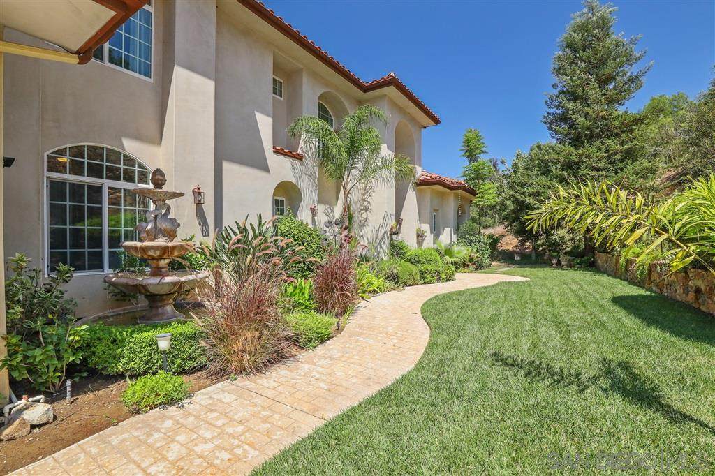 2392 Via Oeste Dr - Photo 1