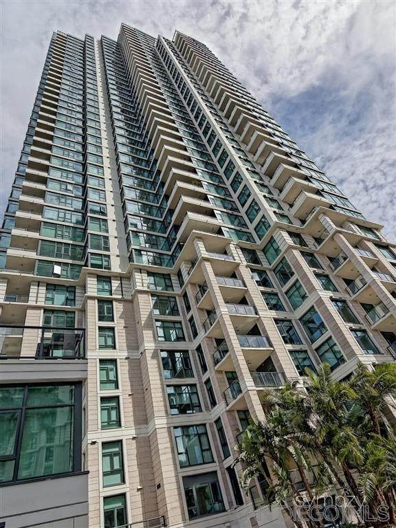 1199 Pacific Highway - Photo 1