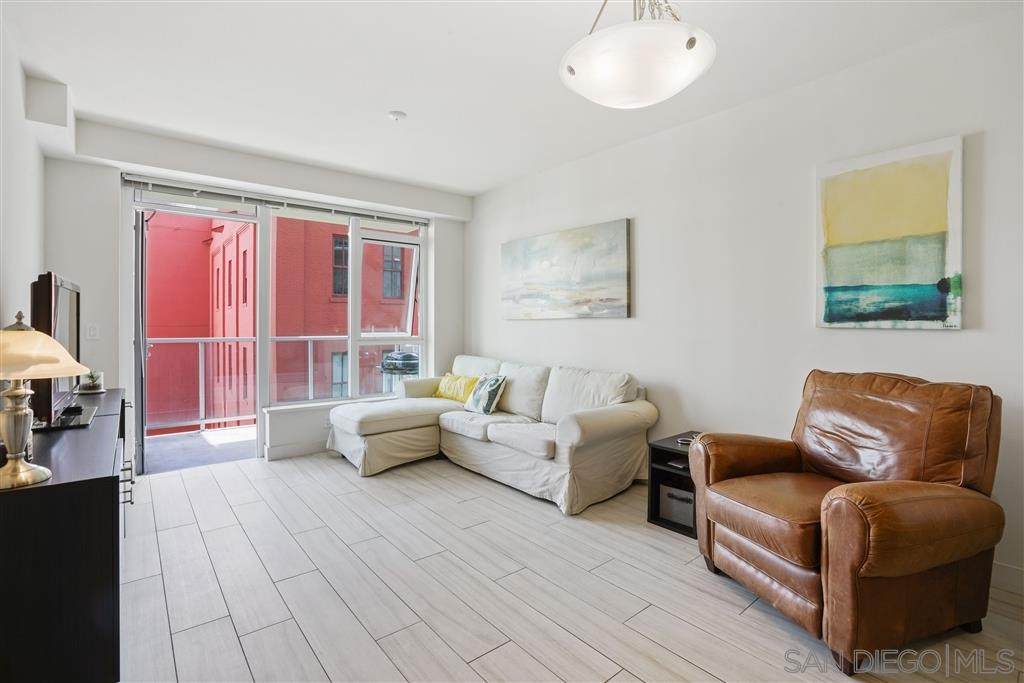 1431 Pacific Highway - Photo 1