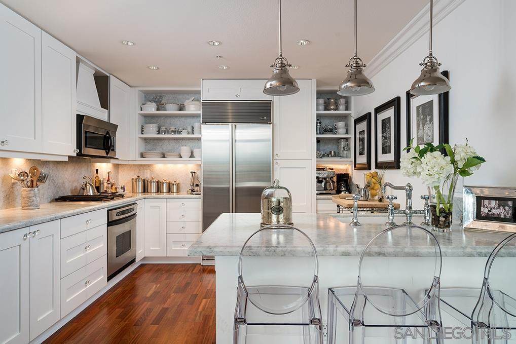 700 Harbor Dr - Photo 1